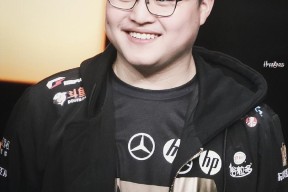 开云棋牌 rng uzi阵容 